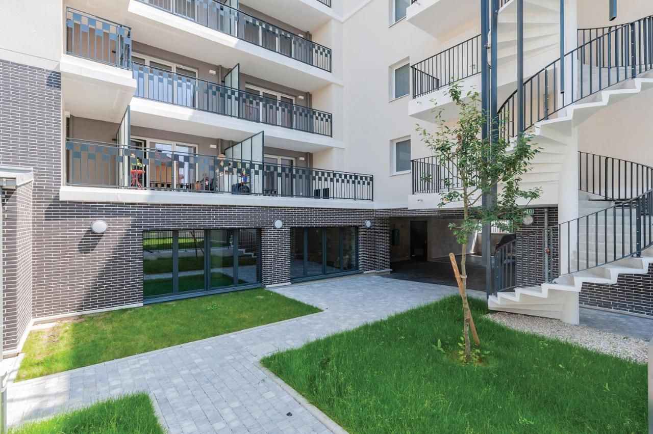 Ovelia Poissy - Les Romantiques Exteriér fotografie